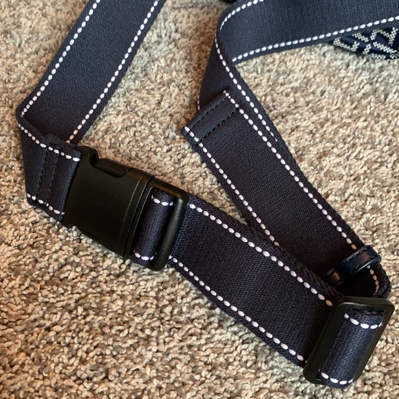 Tommy Hilfiger Fanny Pack - Picture 16 of 16